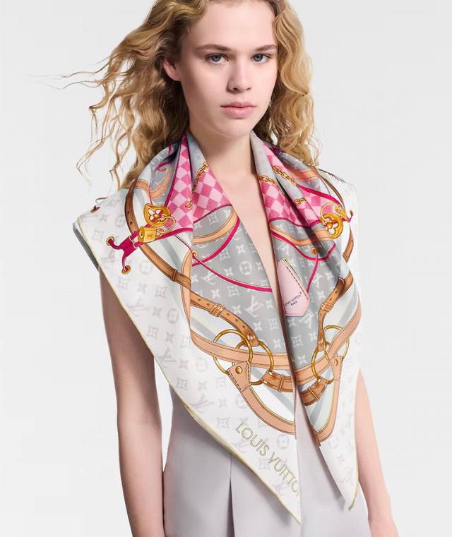 18 Mumi Double-Sided Same Color The Fit Is Amazing! I Absolutely Love It. It's J