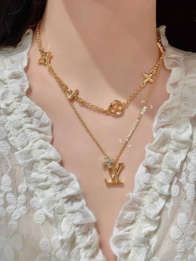 Model No. Lxl0188 Lv* Latest Model Golden Horse Eye Diamond-Studded Plum Blossom