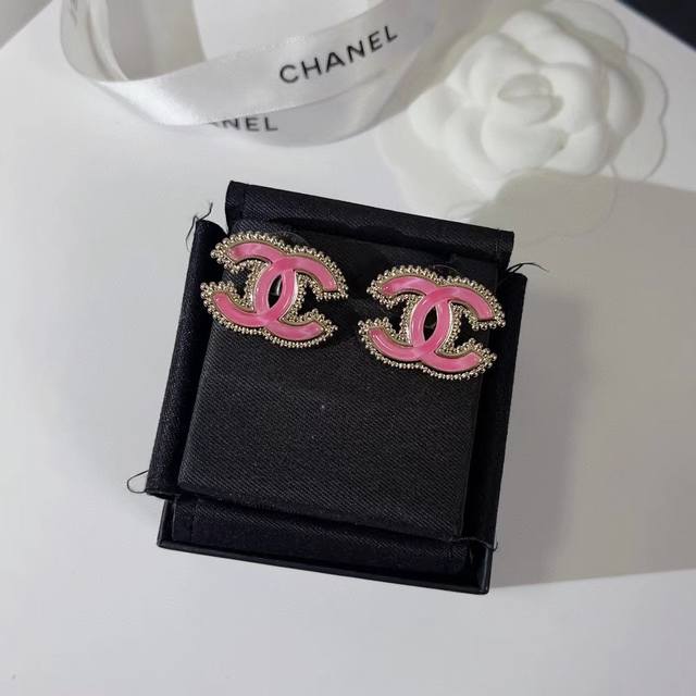 Chanel Pink Girly Acrylic Double C Stud Earrings And Earrings. Retro Style, Vers