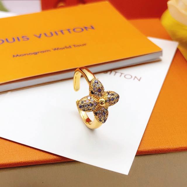 Code Ljz0015 Lv* Latest Flower Ring, Consistent Zp Brass Material