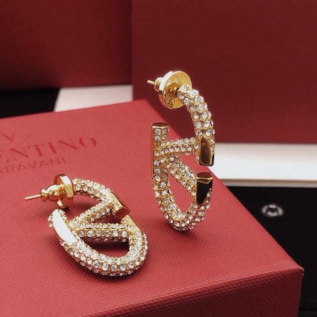 Code Ved0253 Small Valenti*O Latest Diamond-Studded Earrings With Zp Brass Mater