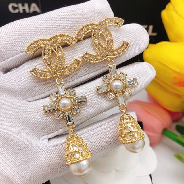 Item No. Xed0125 Chanel Micro-Set Diamond Pearl Fringe Stud Earrings Cross New A