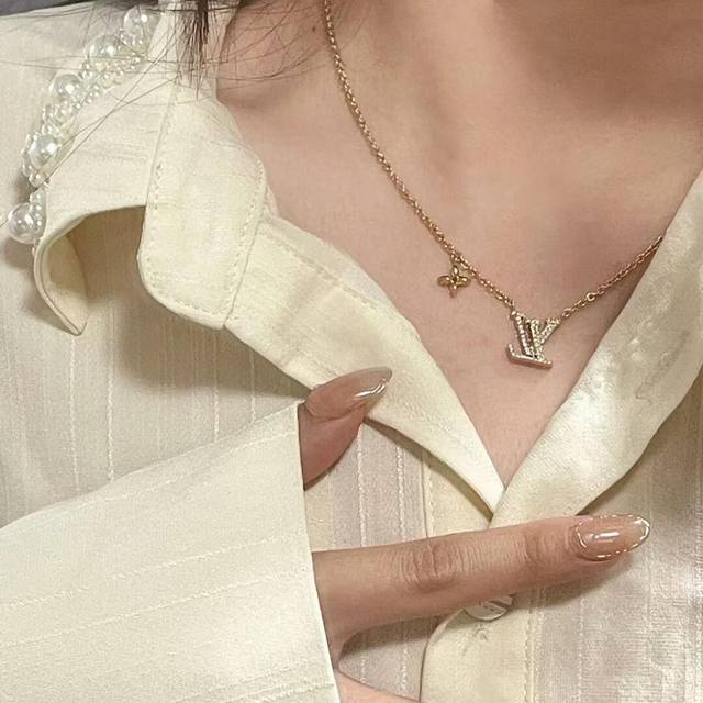 Code Lxl0027 Lv* Latest Necklace With Diamonds, Consistent Zp Brass Material
