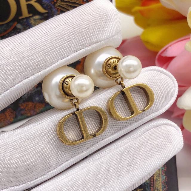 Code Ded0004 Dior Ear Studs Cd-Sized Pearl Earrings Best-Selling Style! Highest