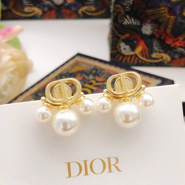 Code Ded0633 Dio* Latest Mini Pearl Stud Earrings, Zp Brass Material