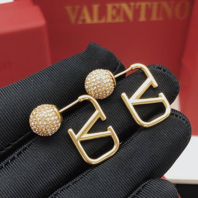Code Ved0056 Valentino Earrings With Smooth Gold Ball Studs