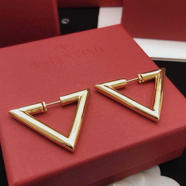 Code Ved0260 Valenti*O Latest Design Smooth Triangular Earrings, Zp Brass Materi
