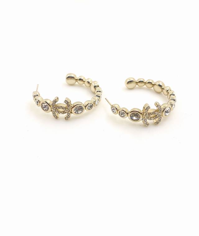 Ch*Nel Latest Irregular Round Diamond Cc Ear Hooks, Zp Brass Material
