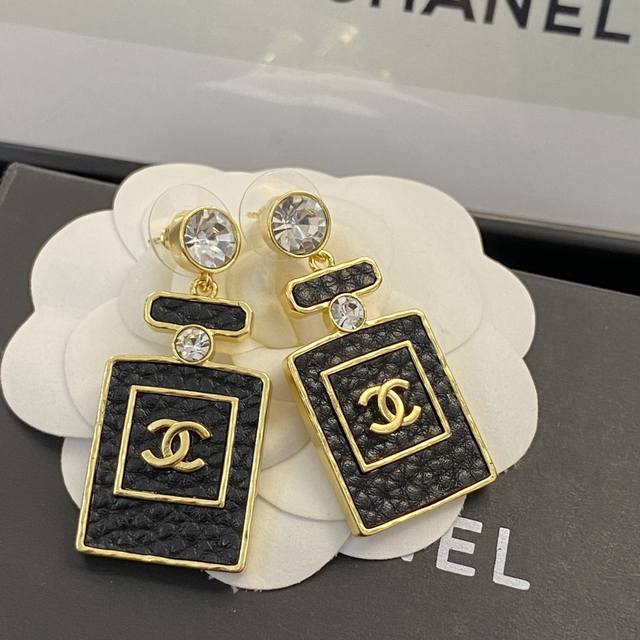 Code E2241 Chanel Earring Bestsellers Now Available! Zp Chan 23 Black Gold Lambs