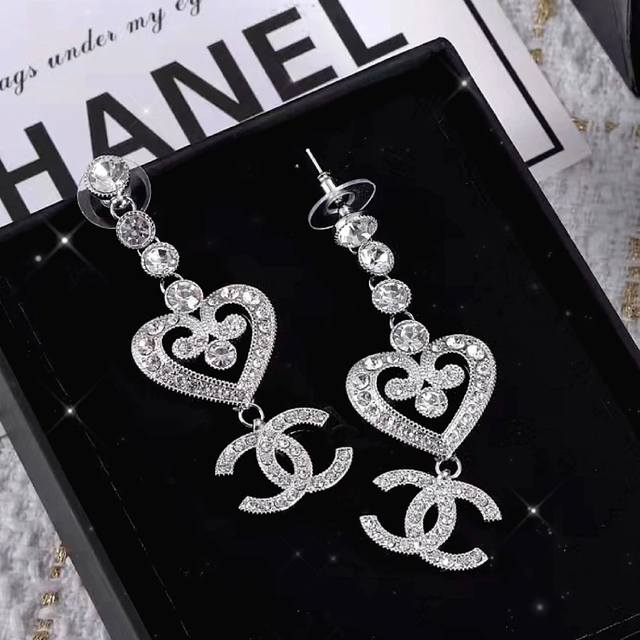 Chanel 25K Fringe Heart Double C Earrings, Heavily Recommended! A Timeless Class