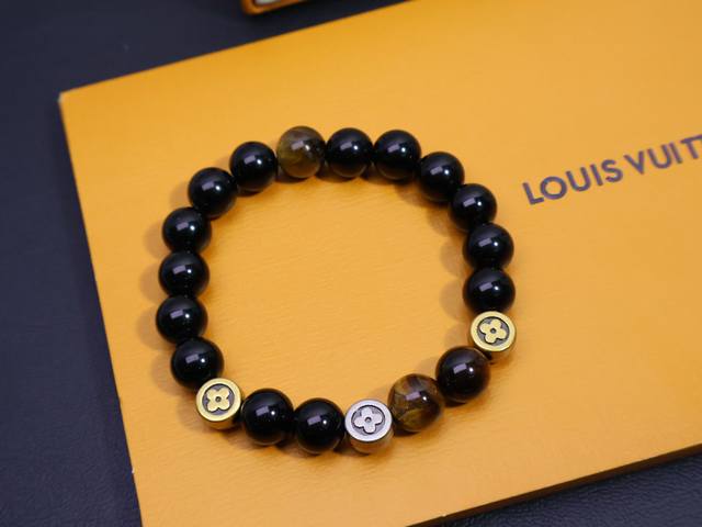 Incredibly Stylish! Lv's New Bracelet Has Arrived If It Doesn't Go Viral, I'll E