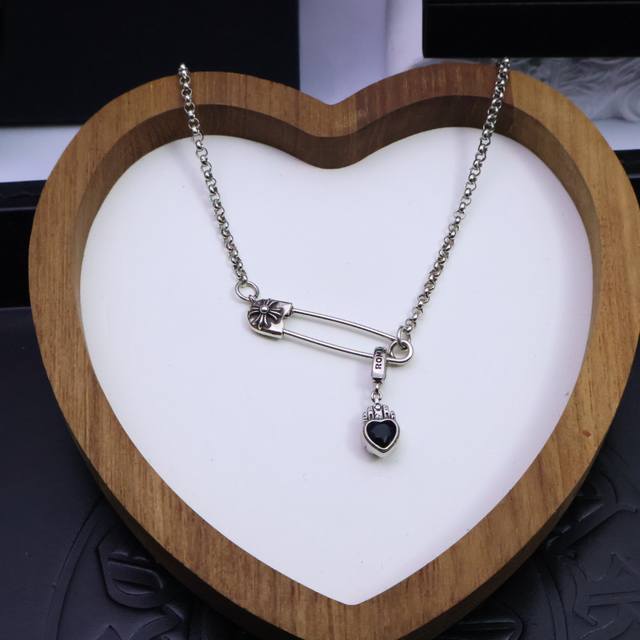 Valentine's Day Gift Recommendation: Krosin's Eternal Heart Necklace Confess You
