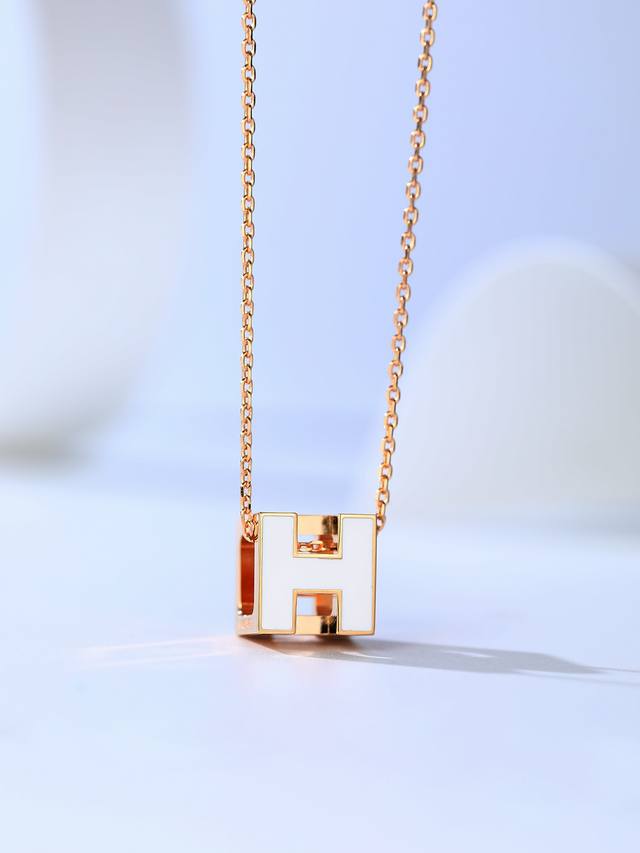 Price H-Brand Cage Necklace Small Square Necklace The Small Square Design Is Inc