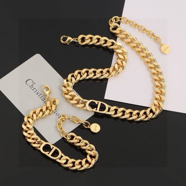Dior Retro Cd Letter Necklace And Bracelet Set, Featuring A Retro Gold Color As
