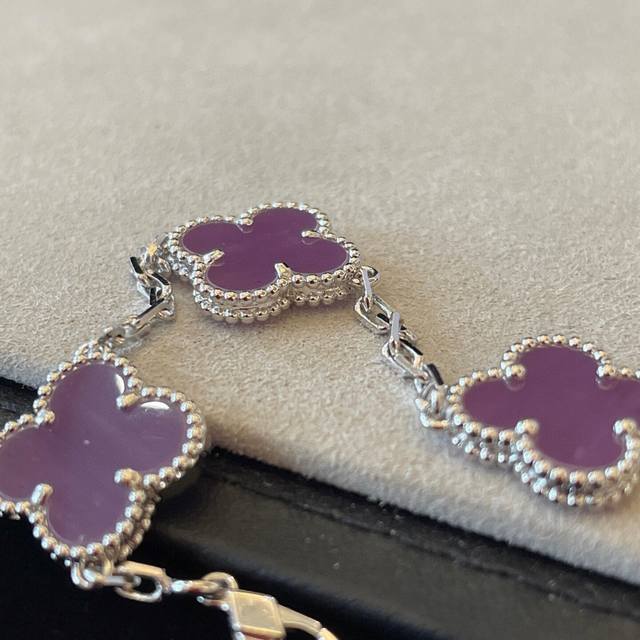 Van Cleef & Arpels Violet Handchain, Praised For Its Ethereal Beauty. The Violet