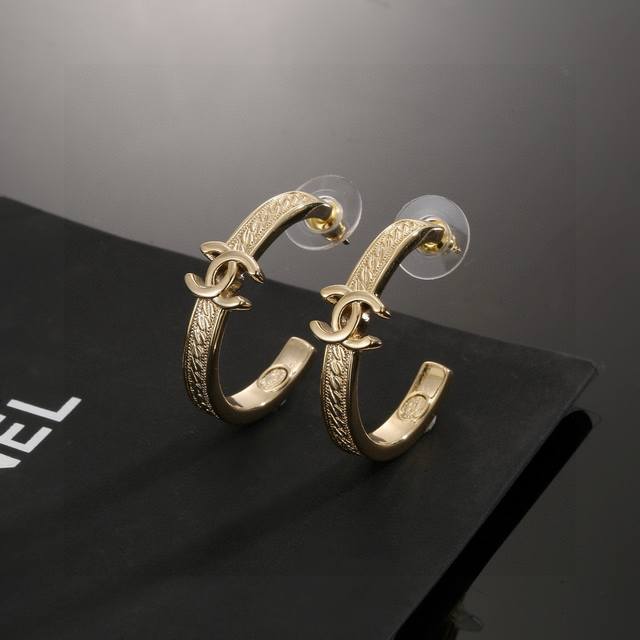 Chanel Mini Chanel Best-Selling Item Golden Stud Earrings The Classic Design, No