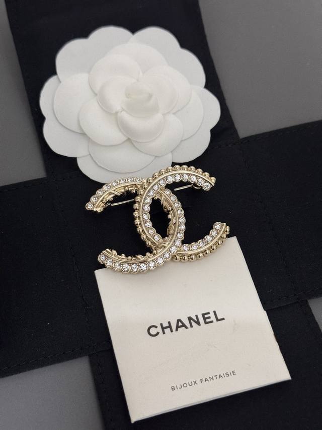 Ch*Nel Latest Cc Diamond Brooch Made Of Brass