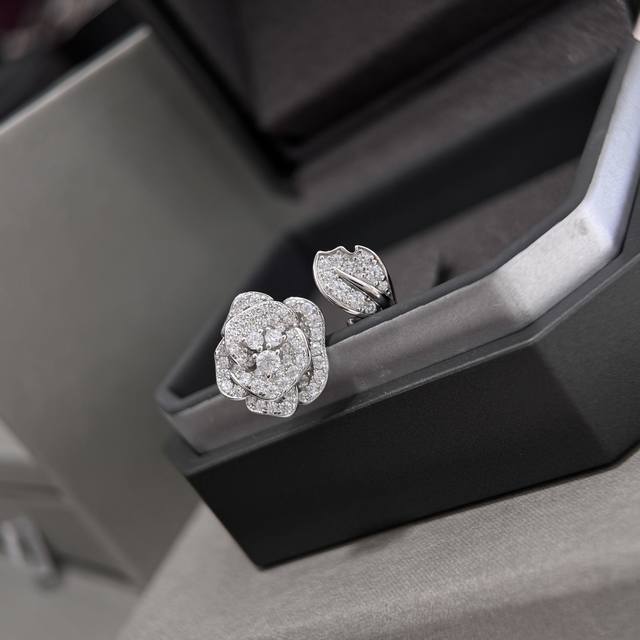 A4517 D-House New Arrival Rose Flower Vine Open Ring Highlighting The Blooming R