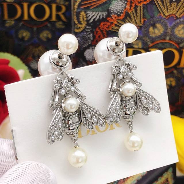 Code Ded0489 Dio* Latest Design Large And Small Pearl Silver Bee, Consistent Zp