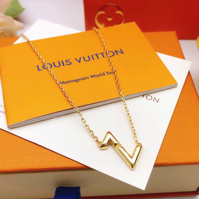 Code Lxl0076 Lv* Latest Vv Smooth Necklace, Consistent Zp Brass Material