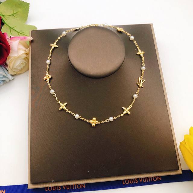 Item No. Lxl0107 Lv* Latest Pearl Necklace, Zp Brass Material