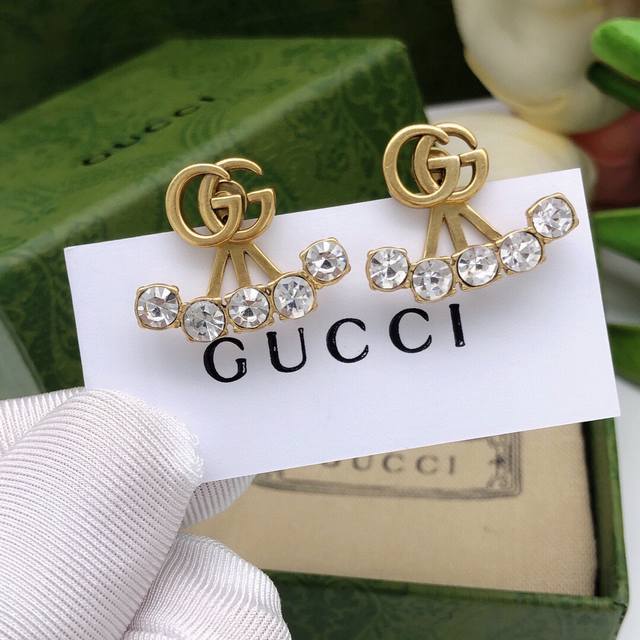 Code Ged0018 Double G Crystal Earrings, Seven Crystal Double G Round Diamond Stu