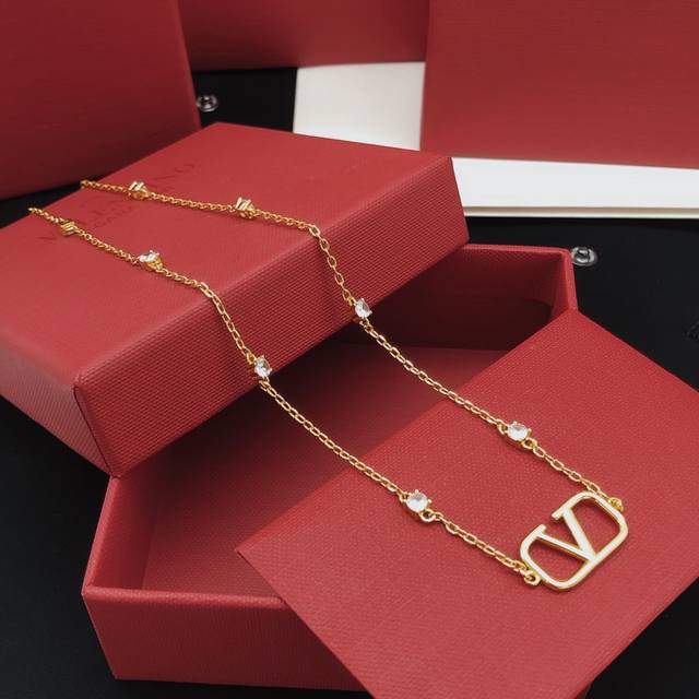 Code Valenti*O Latest Chain-Link Diamond-Studded V-Shaped Necklace, Zp Brass Mat