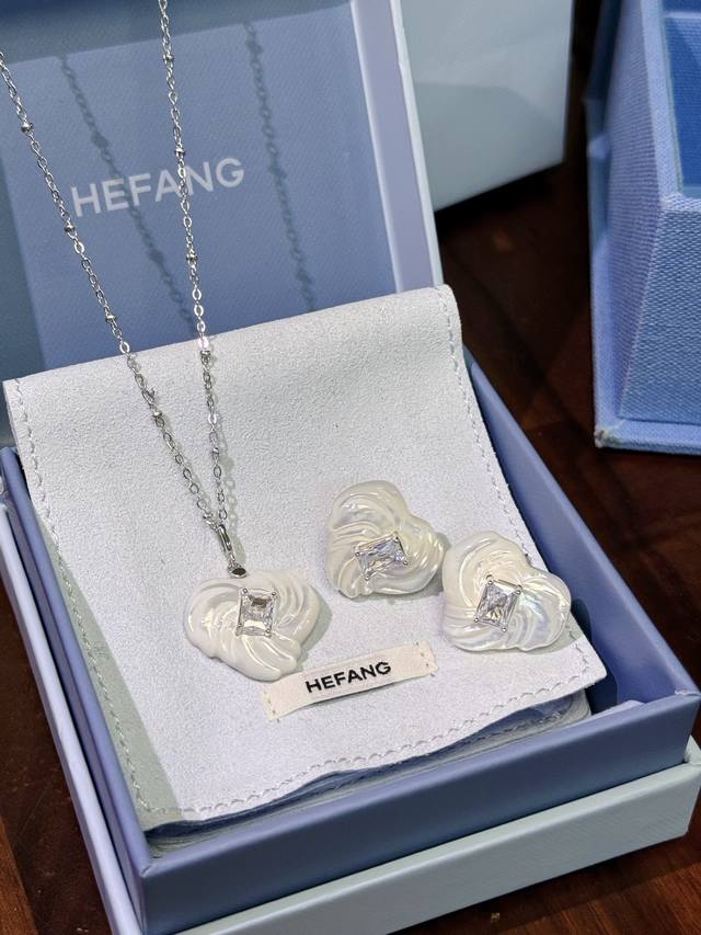 New Hefang Hefang Orchid Necklace And Earrings