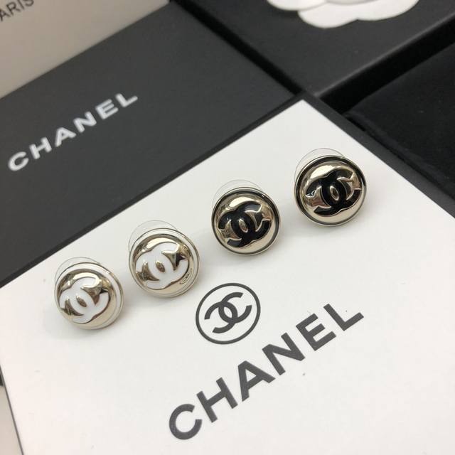 Chanel Earrings, Original-Quality C-Shaped Ear Studs. High-Quality Chanel-Style