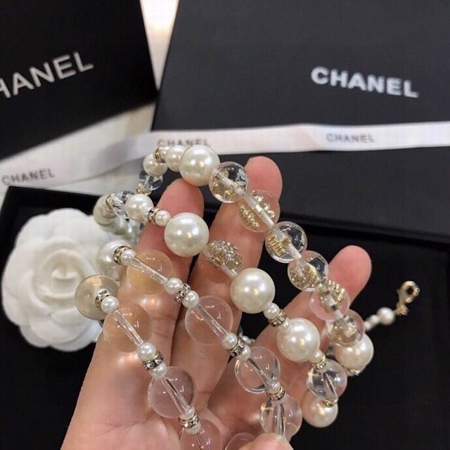 Chanel Autumn/Winter New Transparent Pearl Sweater Chain Bracelet Series, Extrem