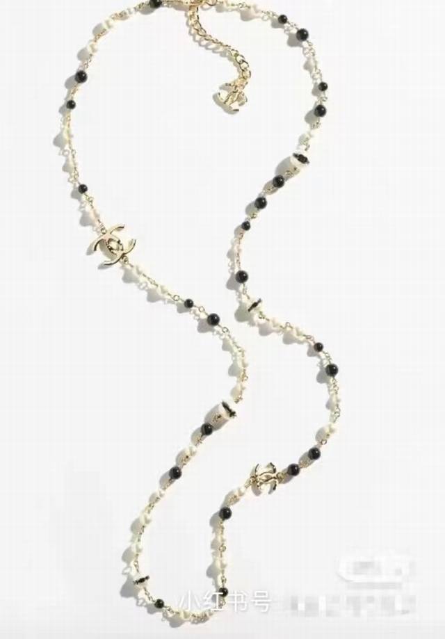 Autumn/Winter Double-Layer Sweater Chain Chanel Sweater Chain Chanel Black And W