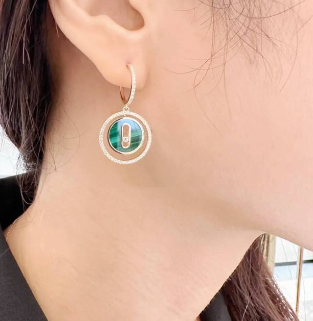 V Gold Material Natural Malachite Messika Round Natural Malachite Earrings, The
