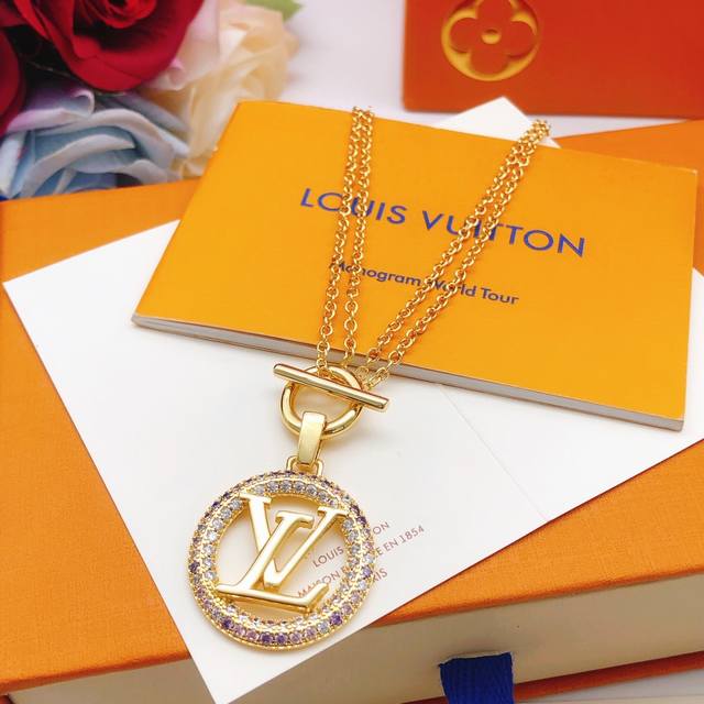 Item No. Lxl0083 Lv* Latest Round Color Diamond Necklace, Zp Brass Material