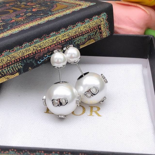 Code Ded0571 Duo* Latest Model Star Silver Bee Earrings With Large And Small Pea