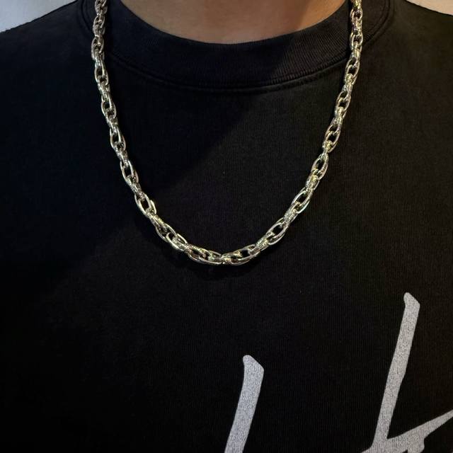 New Arrival: Xie Tingfeng's Signature Necklace, Department Store Quality Chrome