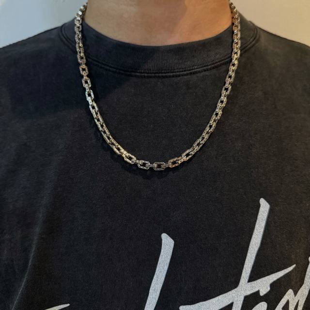 Xie Tingfeng's Signature Necklace, Popular On Douyin, Kuaishou, Instagram, And X