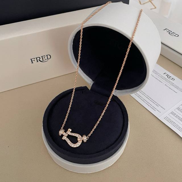 Fred Full Diamond Horseshoe Buckle Necklace, High-End Customization, Boutique-Qu