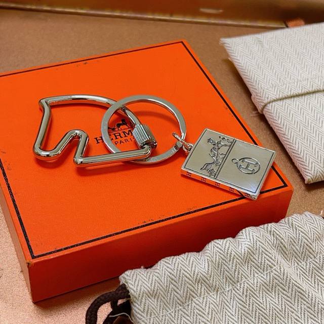 New Herm S Keyring Thickened Edition, Platinum Edition. High-End Craftsmanship,