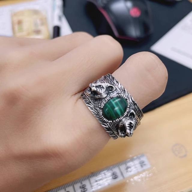 Vintage-Inspired Vine Pattern 3D Animal Tiger Head Malachite Ring, Unique And Tr