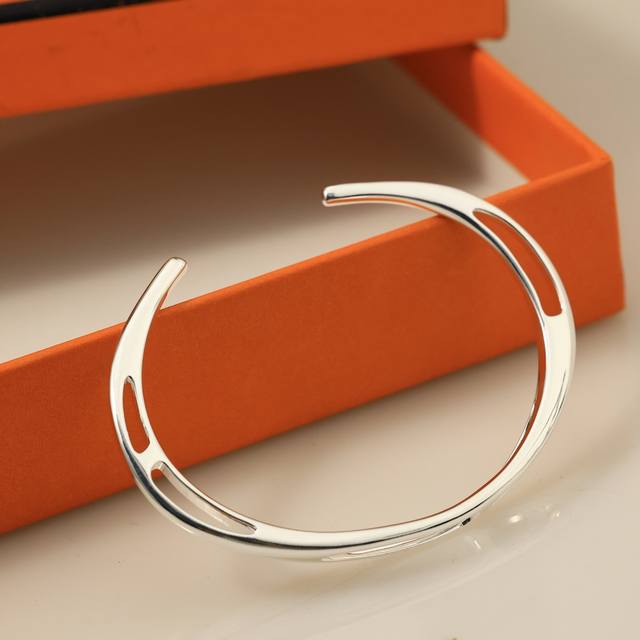Herm S New Arrival Bracelet, High-End Fashion Bracelet!Solid Gold-Plated Materia
