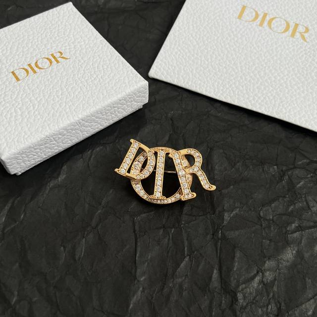 Dior Vintage Brooch, Authentic Design, Brass Material, Sweet And Elegant.
