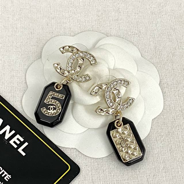 Code E2304 0257825 Chanel Ear Studs, A Hot-Selling New Arrival, Identical To Zp