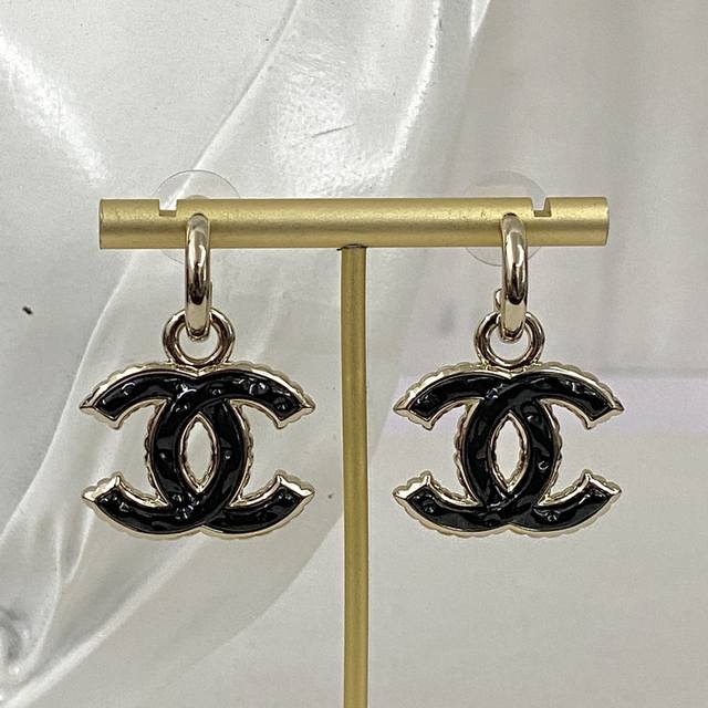 Code E2298 0257820 Chanel Earring Bestseller Now Available Chan 23 Black Gold En