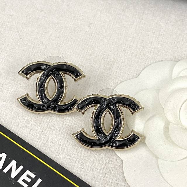 Code E2296 0247820 Chanel Earring Bestseller Now Available Chan 23 Black And Gol