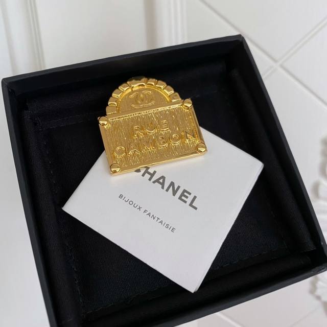 High-Quality, Details As Shown In The Photo. 0800100 Fragrant. Handcrafted Brooc