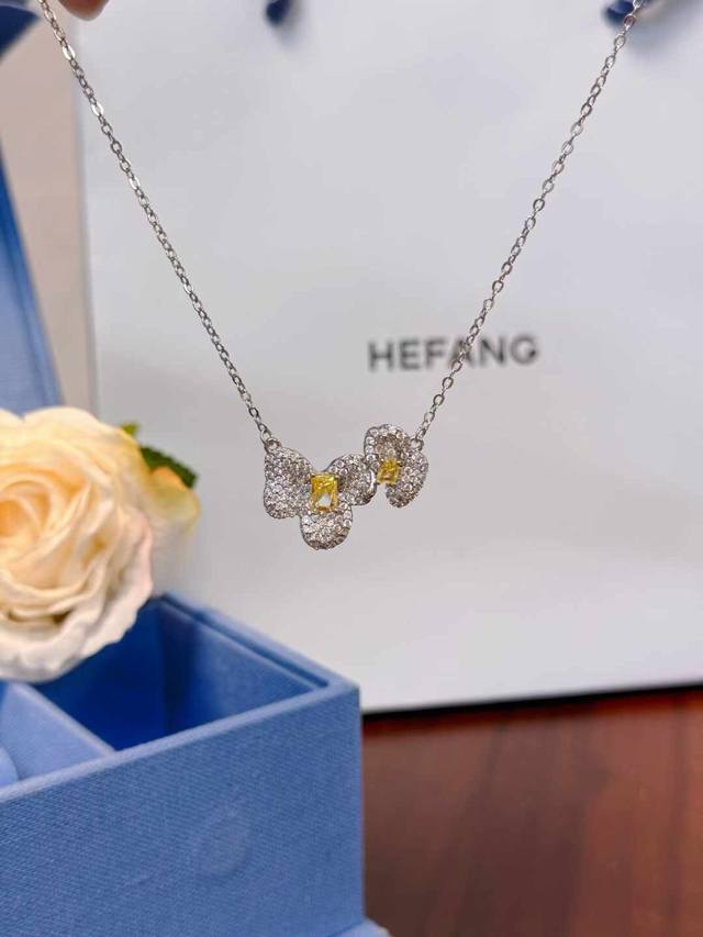 New Hefang Square Sugar Orchid Necklace