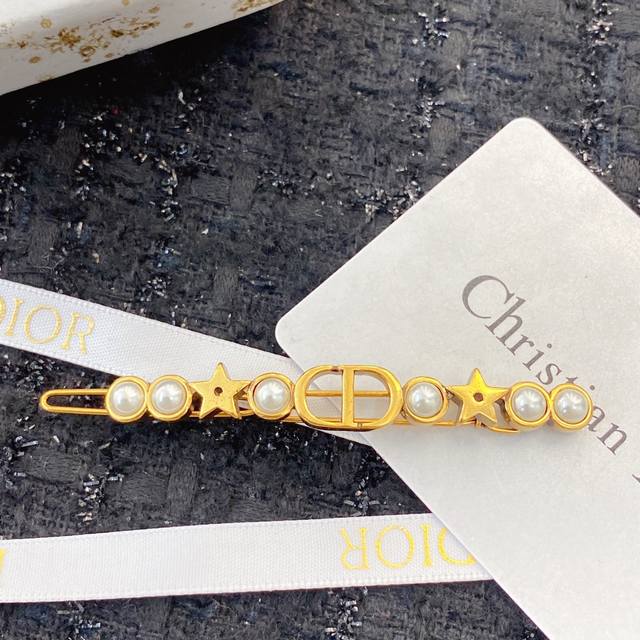 Today's New Arrival, Code H281 0847845, The Popular Small Chanel Hairpin Is Now