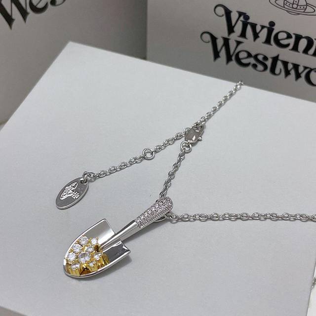Empress Of The West Necklace So Exquisite! I Love This Small Yet Elegant Design.