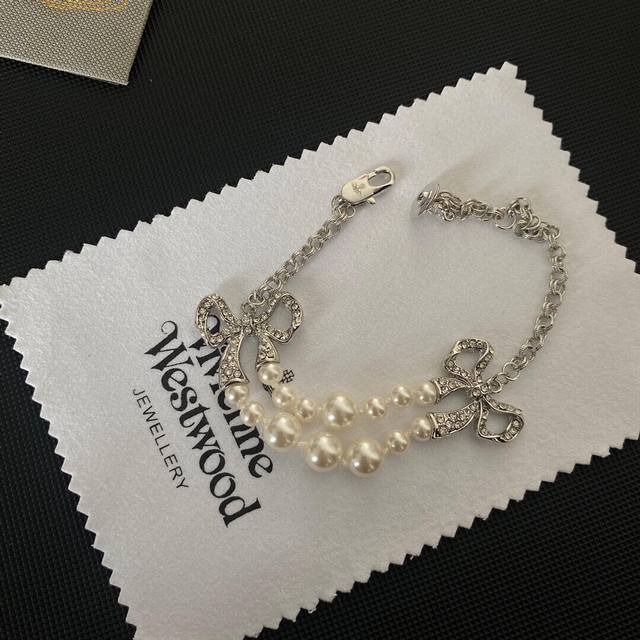 Empress Diamond-Studded Pearl Bracelet It's So Delicate! I Love This Small And D