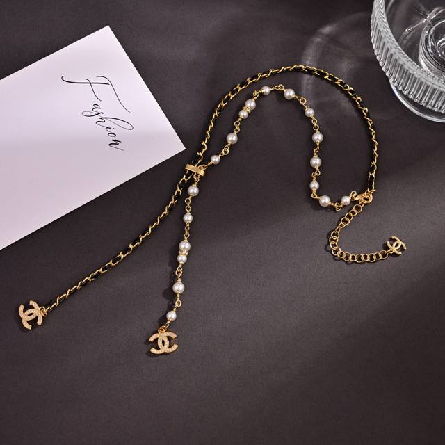 Z-Batch Patterned Small Chanel Necklace, Elegant And Sophisticated Design, Engra